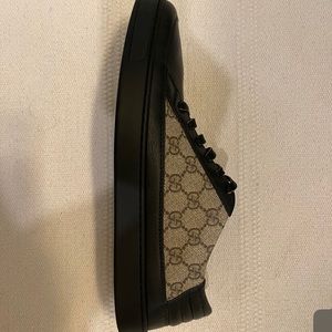 GUCCI sneakers LIKE NEW ! Seriously awesome